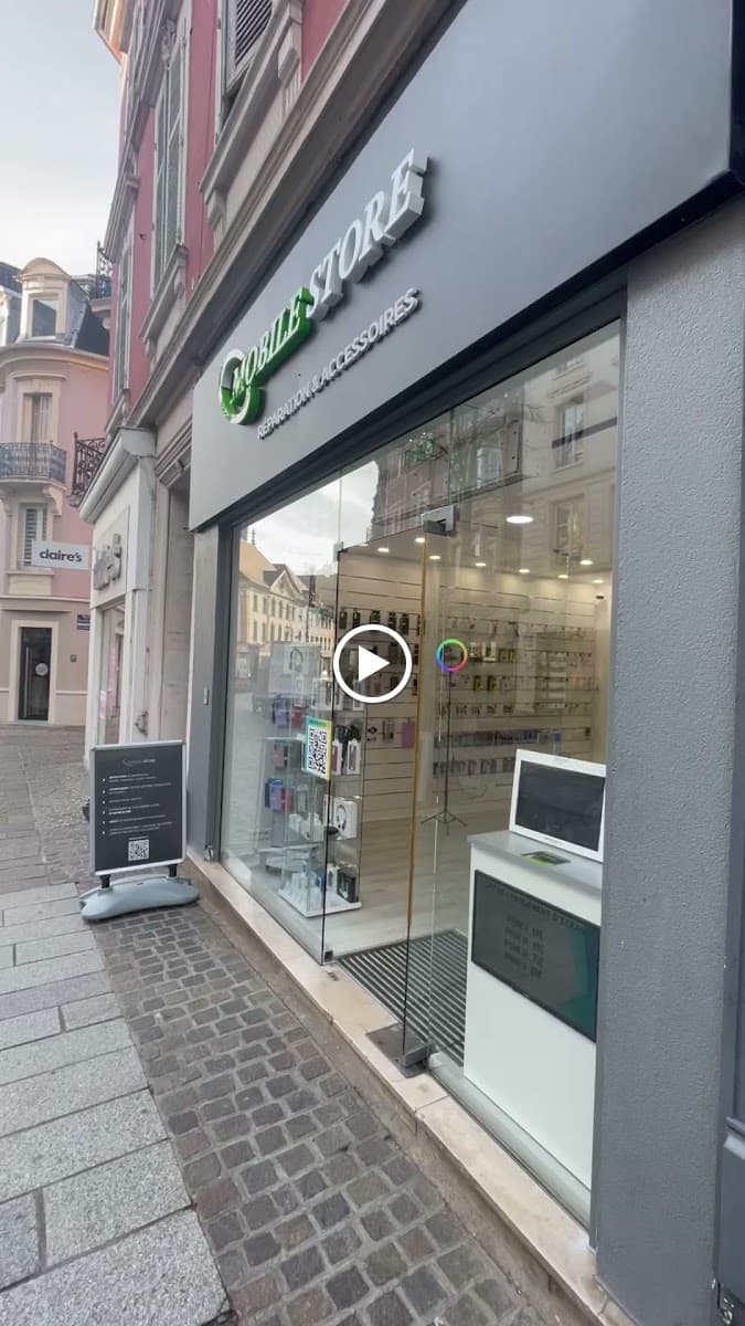 Vitrine téléphones reconditionnés Mobile Store Mulhouse